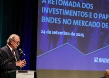 Mercadante defende democratizar acesso ao mercado de capitais