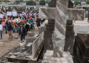 PT, PSOL e PCdoB pedem ao STF acesso de familiares à perícia de corpos