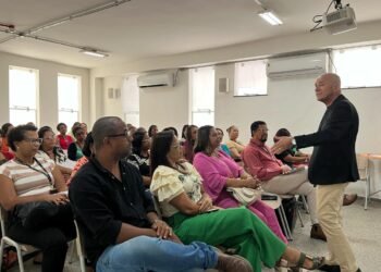 Em homenagem ao Dia do Secretário(a), SEDUC promove palestra motivacional para a classe – Prefeitura Municipal de Candeias.