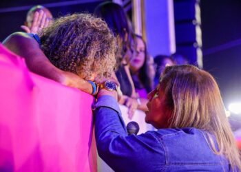 Valesca Mayssa, Nara Costa e atrações locais emocionam público na abertura da Semana Evangélica – Prefeitura Municipal de Candeias.
