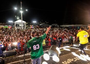“Essa data jamais será esquecida”, diz o vocalista do Marcados em noite de fé e reconciliação na Semana Evangélica