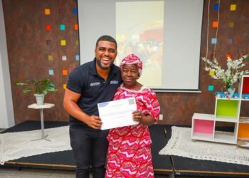 Artesãs recebem certificado de conclusão de curso – Prefeitura Municipal de Candeias.