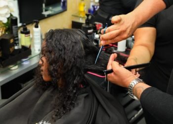 “Corte Solidário” arrecada mechas de cabelo para mulheres que lutam contra o câncer – Prefeitura Municipal de Candeias.