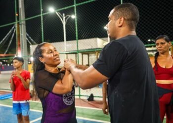Aula de Defesa Pessoal ensina técnicas para mulheres agirem em situações de perigo – Prefeitura Municipal de Candeias.