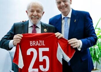 Lula convida presidente da Fifa para conhecer Universidade do Esporte
