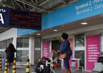 Aéreas flexibilizam remarcação de voos para RJ após operação policial