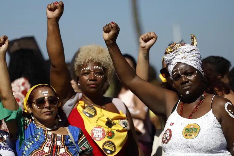 Rio de Janeiro (RJ), 27/07/2025 – XI Marcha das Mulheres Negras, em Copacabana, mobilização contra o racismo, por justiça e bem viver. Foto: Fernando Frazão/Agência Brasil