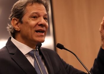 Em carta ao FMI, Haddad pede taxação de super-ricos e transição verde