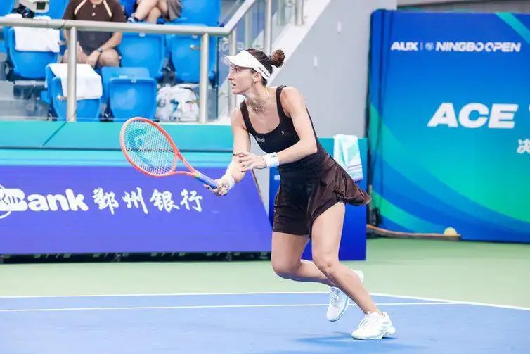 Divulgação/AUX Ningbo Open Luisa Stefani avança às semifinais do WTA 500 de Tóquio, em 24/10/2025