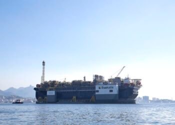 Leilão de pré-sal vende 5 dos 7 blocos ofertados; ágio chega a 251,63%