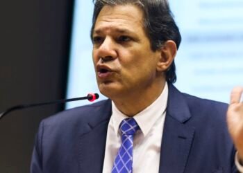 Medidas de corte de gastos serão inseridas em novo projeto, diz Haddad