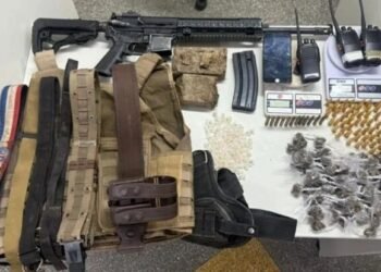 PM apreende fuzil e drogas na Bahia; suspeitos atiraram e fugiram