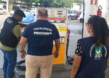 Postos de gasolina são interditados e notificados por fraude em bombas na Bahia
