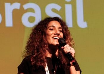 EBC: Antonia Pellegrino recebe Prêmio Amigos do Cinema Infantil