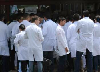 Revalida 2025/2: prazo para envio de diploma médico começa hoje