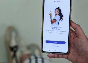 Enem: aplicativo do MEC traz simulados e correção de redações