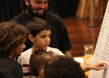 Projeto leva batalha de poesias a escolas públicas do Rio de Janeiro