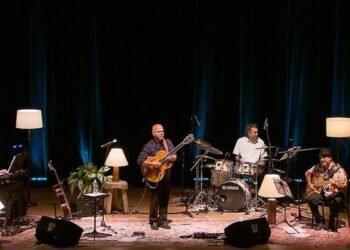 Nelson Faria apresenta clássicos do cancioneiro nacional na TV Brasil