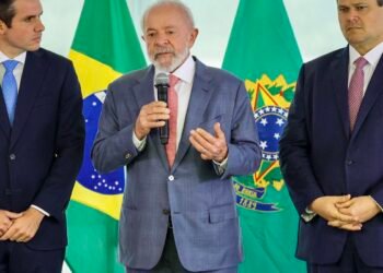 Lula discute pautas do governo em encontro com Motta e Alcolumbre
