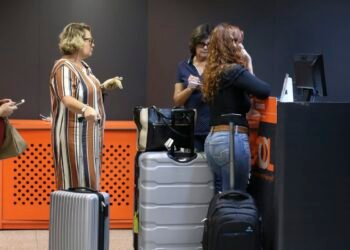 Câmara vota amanhã urgência de PL sobre cobrança por bagagem de mão