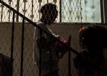 Cai tempo de acolhimento de crianças no estado do Rio