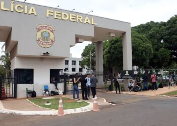 “Todo mundo sabe o que ele fez”, diz Lula sobre prisão de Bolsonaro