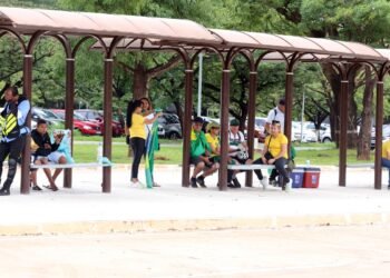 Médico e advogados visitam Bolsonaro antes de audiência de custódia