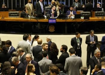 Câmara aprova projeto que dificulta abortos legais em crianças