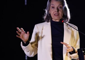 Carmén Lúcia: “ditadura é como erva daninha que precisa ser cortada”