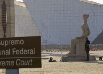 Defesa de Bolsonaro entra com novo recurso no STF contra condenação