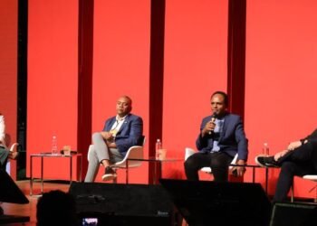 Negros acreditam mais em empresas do que no poder público, diz estudo