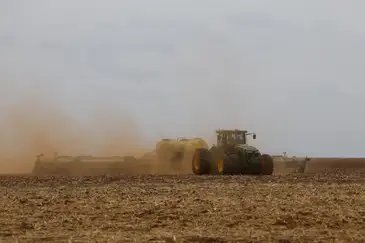 Fernando Frazão/Agência Brasil Balsas (MA), 09/10/2025 – Trator trabalha em fazenda de cultivo de soja na região da Batavo. Foto: Fernando Frazão/Agência Brasil