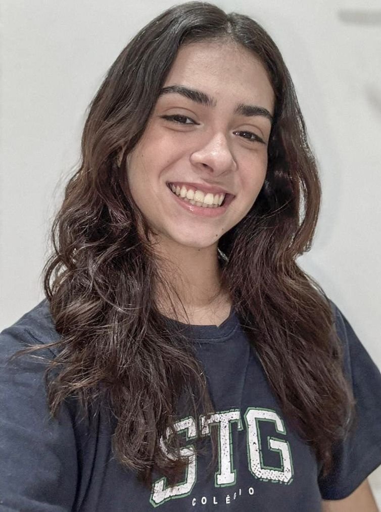 Brasília (DF) 05/11/2025 – Ana Carolina da Silva Gribbler, 18 anos – aluna do terceiro ano, deseja cursar medicina, 1º Enem
Foto: Ana Carolina da Silva Gribbler/Arquivo pessoal