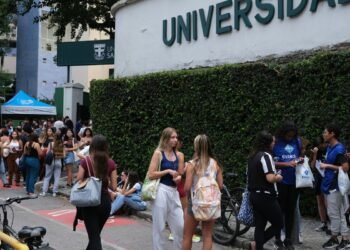 Enem 2025: candidatos fazem prova de matemática e ciências da natureza