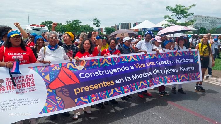 Brasília (DF), 25/11/2025 – Afro-latinas participam da marcha da mulheres negra na esplanada dos ministérios.
Foto: Daniella Almeida/Agência Brasil