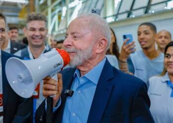 Lula assina medida que altera regras para vales-alimentação e refeição