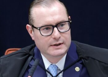 Zanin autoriza julgar ação que acusa deputados do PL de corrupção