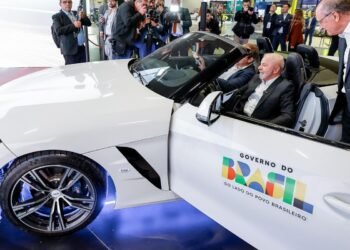 Lula celebra retirada de tarifas pelos EUA e diz que sinaliza respeito