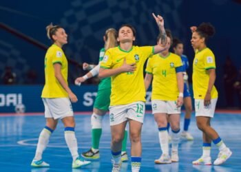 Brasil goleia Itália e está nas quartas da Copa do Mundo de futsal