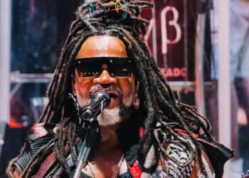 Especial da Rádio Nacional revisita carreira de Carlinhos Brown