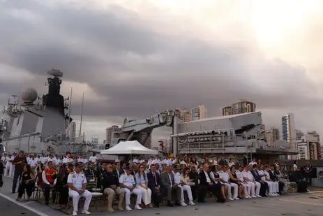 Foto Tânia Rêgo/Agência Brasil Belém (PA) 07/11/2025 Marinha, BNDES e Cemaden assinam protocolo de intenções para prevenção de desastres
naturais em Belém (PA). A cerimônia contou com a presença da ministra da Ciência, Tecnologia e Inovação(MCTI), Luciana Santos,; o presidente do BNDES, Aloizio Mercadante e o Comandante da MB, Almirante de Esquadra Marcos Sampaio Olsen. Foto Tânia Rêgo/Agência Brasil