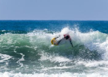 Conquistas nas águas: Dijackson Santos, o Gato de Botas, é vice-campeão mundial de parasurf com apoio da Sudesb | SECOM
