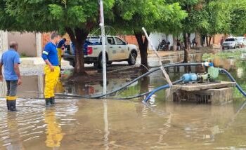 Em Sítio do Mato, neste sábado, Jerônimo Rodrigues acompanha e reforça ações emergenciais do Governo do Estado após fortes chuvas | SECOM