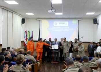 Governo da Bahia institui comitê de monitoramento de operações de segurança pública para aperfeiçoar trabalho policial | SECOM