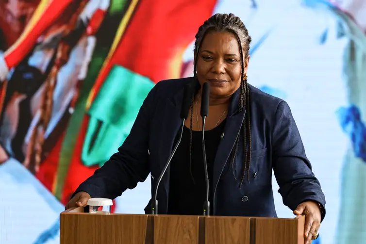 Marcelo Camargo/Agência Brasil Brasília (DF), 17/11/2025 - A ministra da Cultura, Margareth Menezes, durante cerimônia de envio do texto do novo Plano Nacional de Cultura (PNC) ao Congresso Nacional. Foto: Marcelo Camargo/Agência Brasil