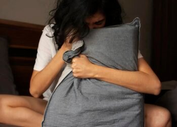 Mulher fora do trabalho tem 3 vezes mais chances de sofrer violência