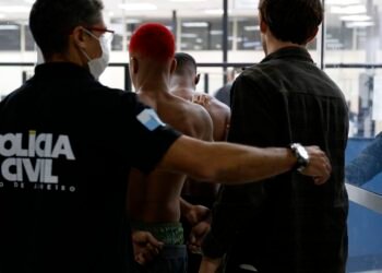 Policiais civis do RJ cobram adicional de 100% sobre pensão por morte