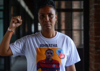 Prêmio internacional reconhece mãe de jovem morto pela polícia do Rio