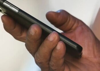 Polícia de SP faz operação contra receptação de celulares roubados