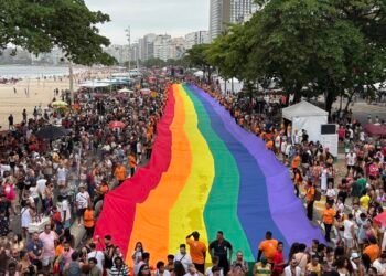 Parada do Orgulho LGBTI+ do Rio celebra 30 anos e reforça visibilidade